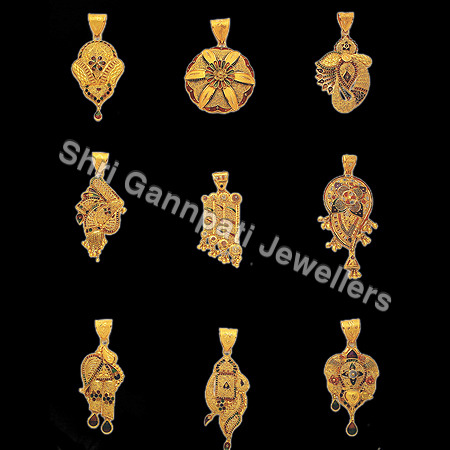 Ladies Gold Pendant