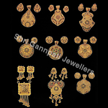 Gold Pendant Set