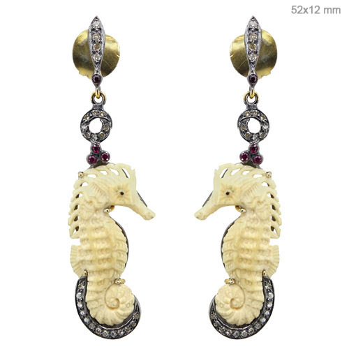 Carving Diamond Earrings