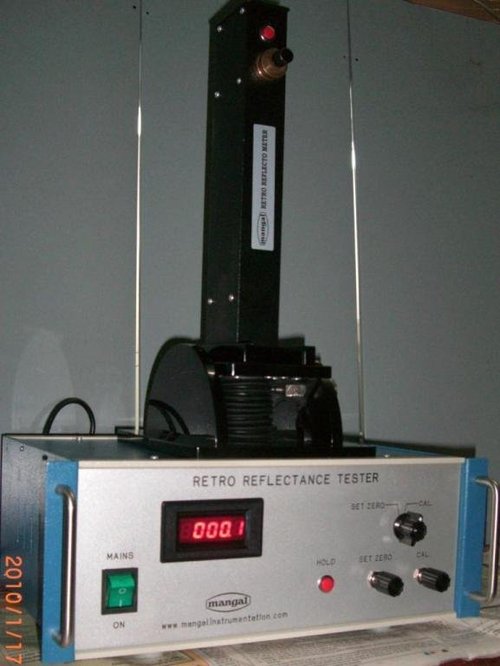 Retro Reflectance Meter