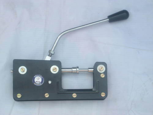 Black Bearing Puller