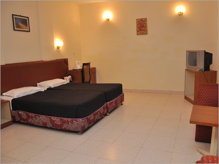 Hotel Bed Room - 250-400 Sq Ft, King/Queen Bed Size | Centralized AC, Private Bathroom, Lake View, Mini-Bar, Relaxing Ambiance, Private Balcony