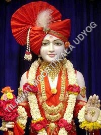 swami narayan statue