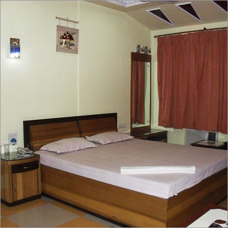 Deluxe Hotel Services