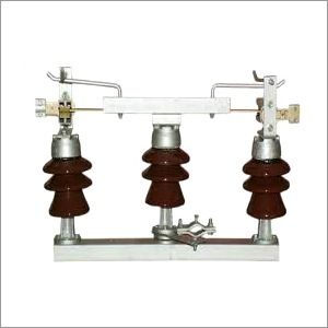 11 Kv Double Break Porcelain Isolator Application: Pole Line Fittings And Substation Fittings