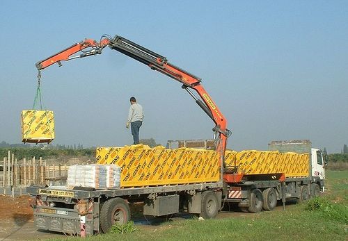 Self Loader Truck Crane Rental