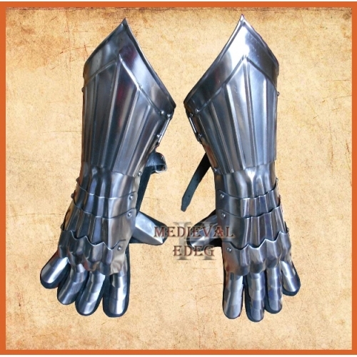 Knight-Gothic-Gauntlets