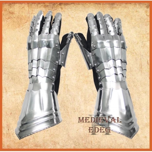 Medieval-Knight-Gauntlet