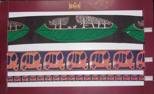 Weaving Jute lace borders 