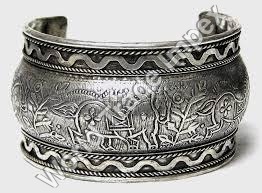 Metel Cuff Bracelet