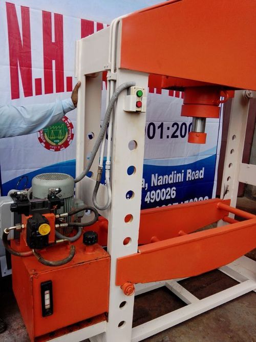 Hydraulic Power Press - Advanced Tech, High Functionality, Long Operational Life, Impeccable Performance, Sturdy Design