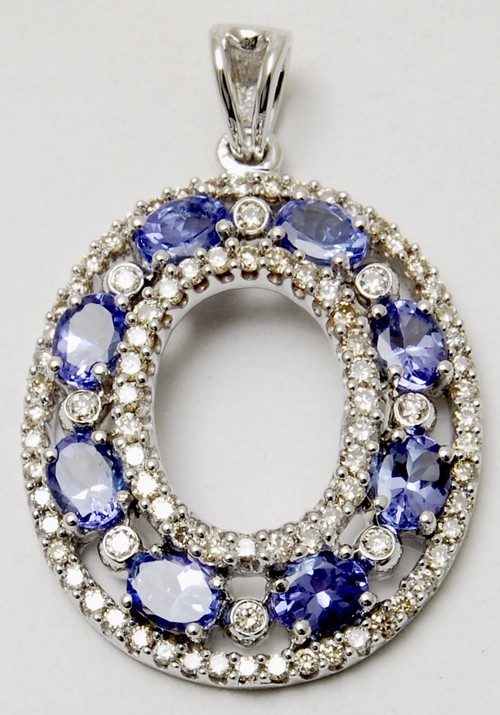 Beautiful Tenzanite Gemstone Pendant Gender: Women's