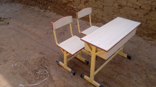 Designe classroom desk