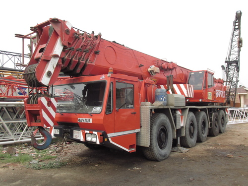 Luna Crane Rent Services