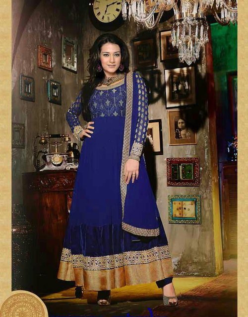 फैंसी पार्टी अनारकली सूट पहनें