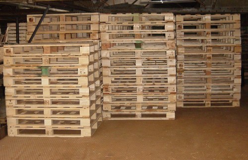 Wooden Pallets - Termite Resistant, Heavy Load Bearing Capacity | Smooth Edges for Safe Handling