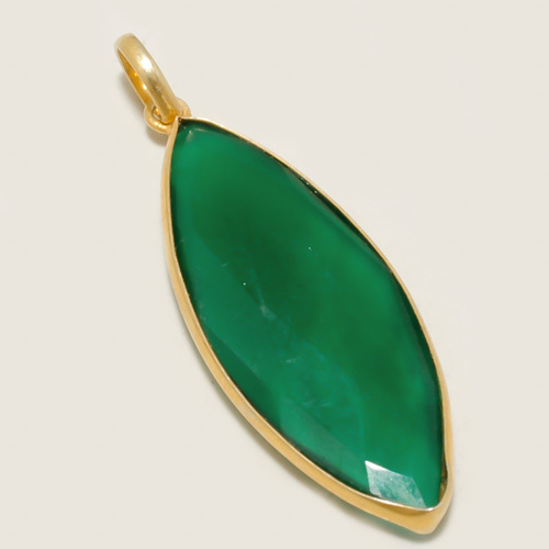 Green Onyx Pendant - 27 CTS, 17x34mm Size | 18K Gold Plated Finish, Elegant Jewelry Design