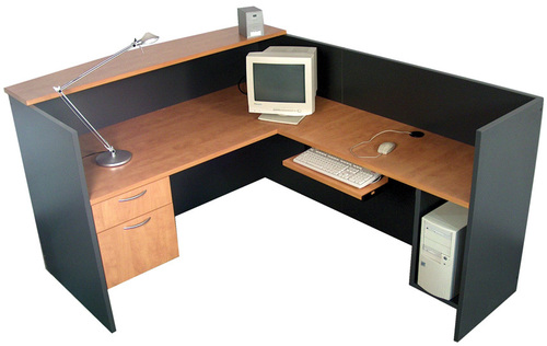 रिसेप्शन टेबल