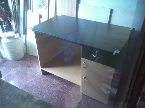 Office furniture table