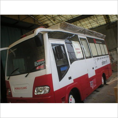 Mobile clinic on wheel