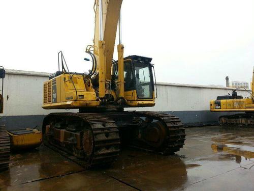 Komatsu PC700-8