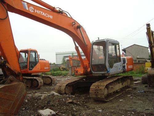 Hitachi EX200-3 - 0.8m3 Orange, ISUZU A-6BG1T Engine, 151kN Digging Force | Easy Operation, Low Noise, Fuel Efficient