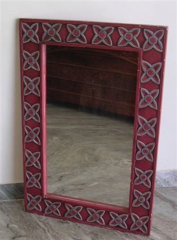 नक्काशीदार चित्रित दर्पण