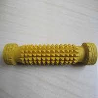 ACi Half Foot Roller Wooden - Softwood, 15cm, Yellow | Pyramid Points, Foot Relaxation, Pain Relief, Leg Warm-Up