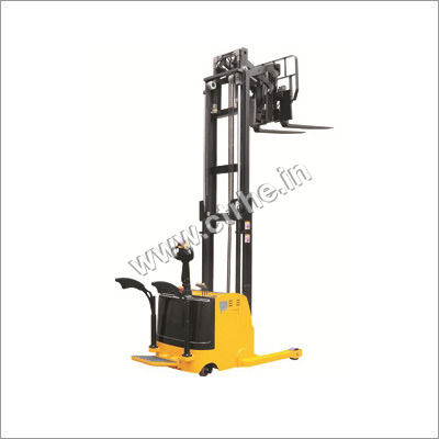 Reach Stacker Machine