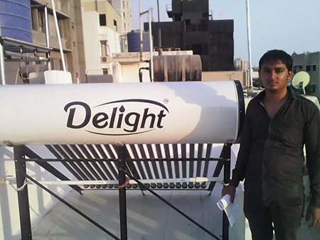 Industrial solar water heater