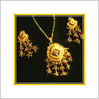 Designer Pendent Set