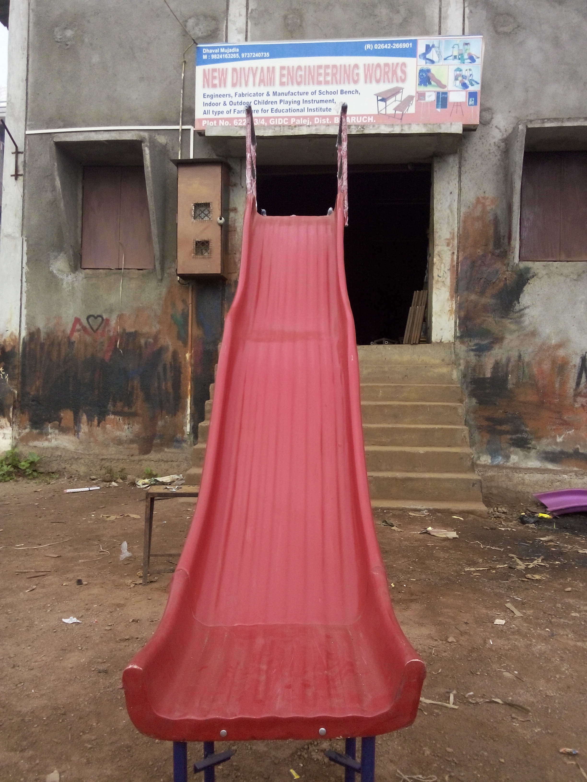 FIBER SLIDE WITH STEEL LADDER