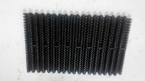Double link central guide chain