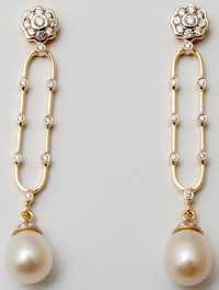 graceful light and long pearl earrings