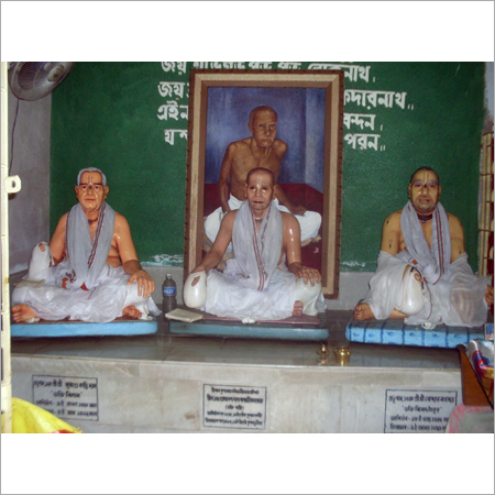 Maharaj Cemented Statue