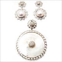 Newest Design white earring and pendant