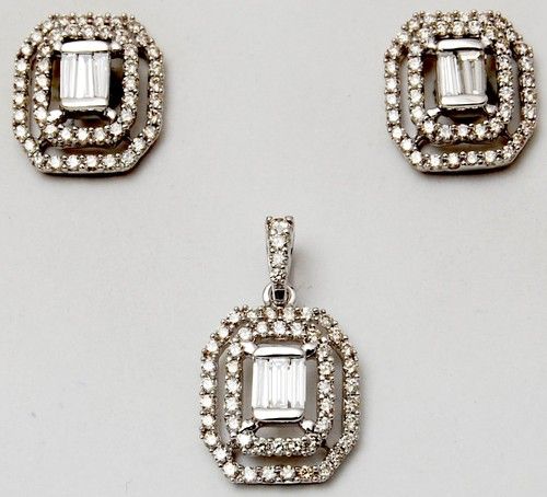 exclusive collection of diamond earring pandant