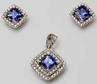 Prong setting diamond design pendant set