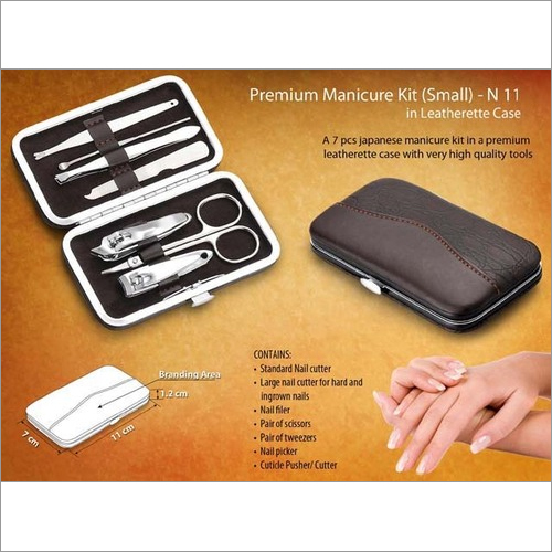 Swiss Beauty Premium 7 PC Folding Make-up Kit / Manicure Kit