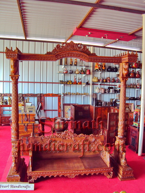 Peacock Pillar-heavy Carved Seat