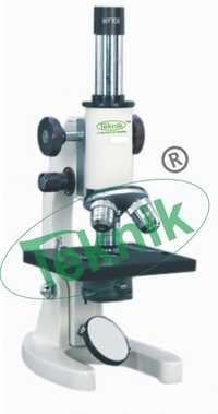 छात्र माइक्रोस्कोप