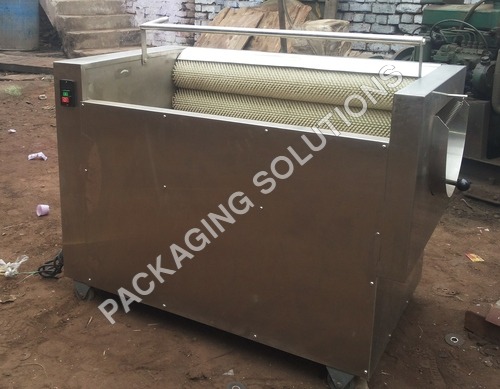 ROLLER TYPE FRUIT & VEGETABLE WASHING MACHINE: