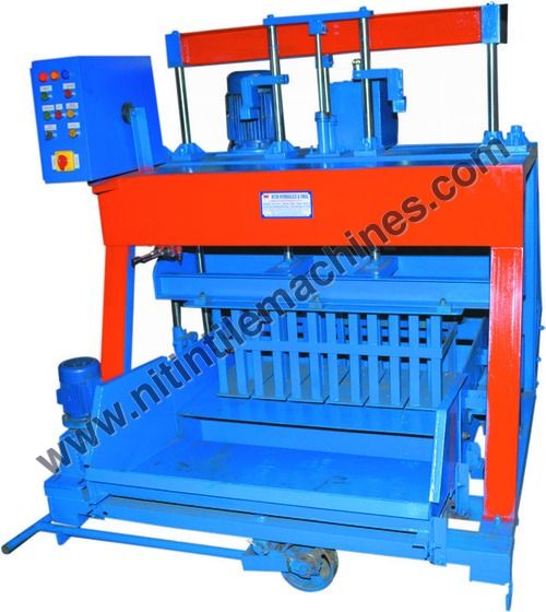 Egg Laying Concrete Block Machine - 1060mm x 600mm Forming Area, 7 H.P. Power | Rugged Design, Automatic Operation, 1 Year Warranty