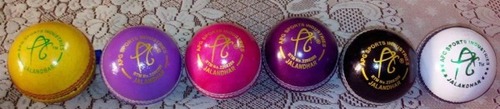 Color Cricket Balls Age Group: Adults