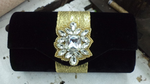 BLACK CLUTCH