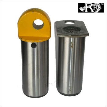 PIVOT PIN (RR242/02601)
