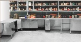 Lab Furniture (Under Counter With Granite Top) Capacity: High