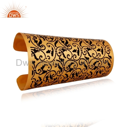 18K Gold Plated Enamel Cuff Bracelet Gender: Women