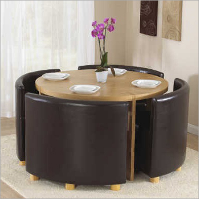 Round Tables And Chairs