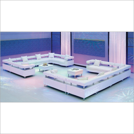 अद्भुत छोटे यू आकार सोफा लाउंज डिजाइन